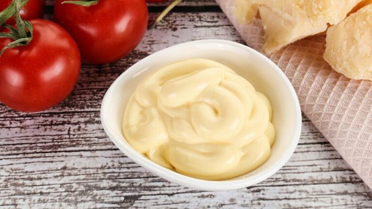 Czym charakteryzuje się krem majonezowy?